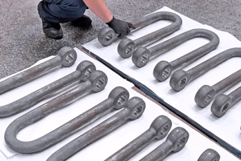 hot formed d dee shackles by Brooks Forgings